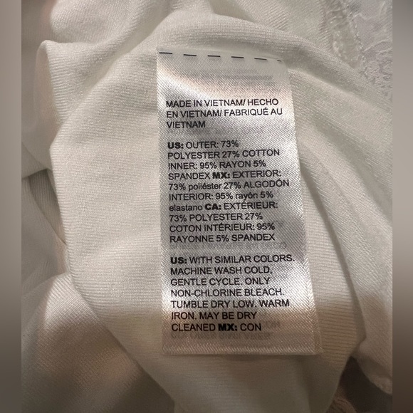 Chicos White Floral Burnout Tee in beautiful crisp white size 1 (M) - Picture 8 of 10